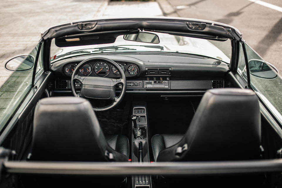 Nội thất của chiếc Porsche 911 Type 964 Carrera 2 Convertible Works Turbo Look 1992 Nội thất của chiếc Porsche 911 Type 964 Carrera 2 Convertible Works Turbo Look 1992