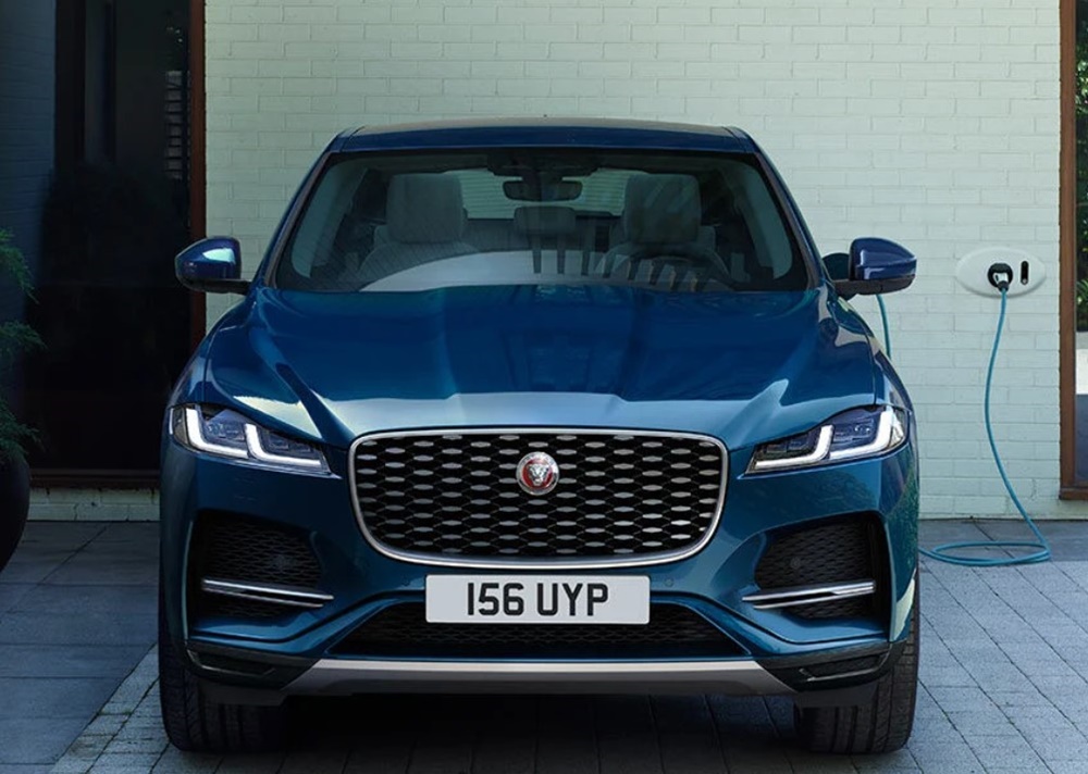 Jaguar F-Pace sở hữu phong cách thể thao, mạnh mẽ. Jaguar F-Pace sở hữu phong cách thể thao, mạnh mẽ.