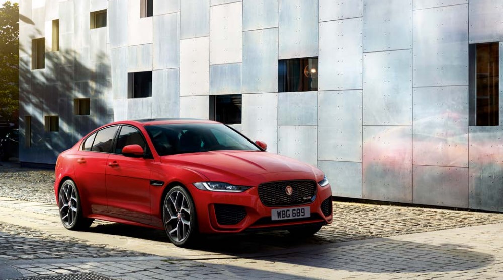 Giá xe Jaguar XE 2021 từ 2,61 tỷ đồng Giá xe Jaguar XE 2021 từ 2,61 tỷ đồng