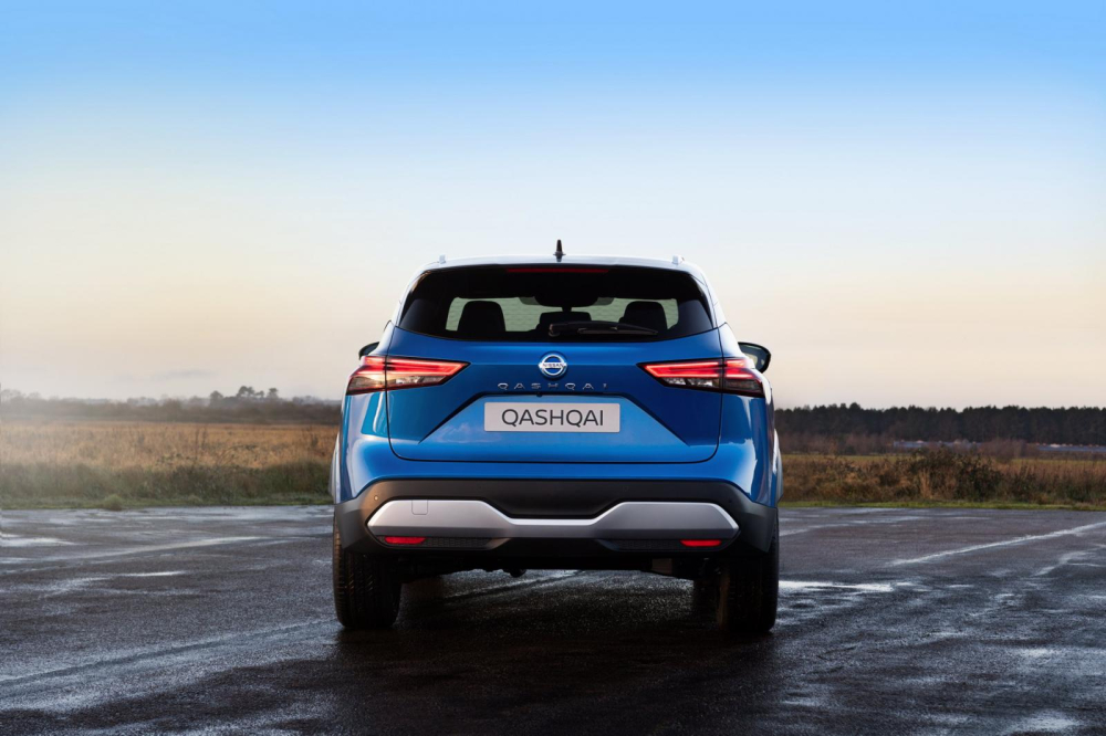 Nissan Qashqai 2021 nhìn từ đằng sau Nissan Qashqai 2021 nhìn từ đằng sau