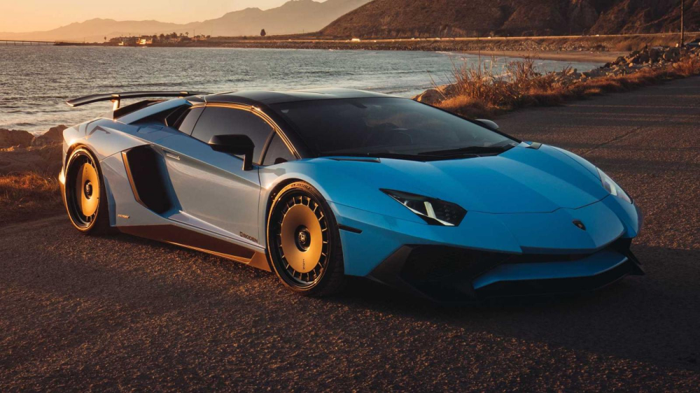 Lamborghini Aventador SV trông bắt mắt hơn hẳn với bộ la-zăng phong cách cổ  điển từ HRE