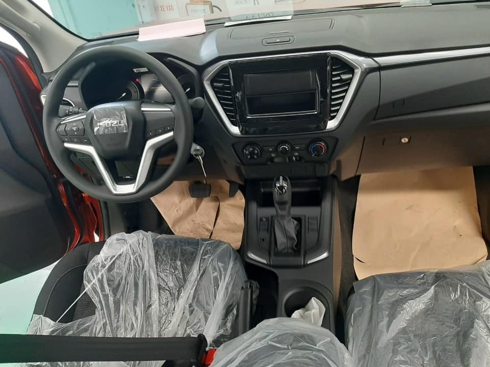 Nội thất của Isuzu D-Max LS AT 4x2 2021. Nội thất của Isuzu D-Max LS AT 4x2 2021.