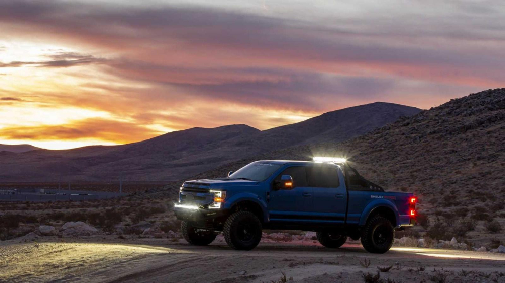 Shelby F-250 Super Baja 2021 có hai thanh đèn LED bổ sung Shelby F-250 Super Baja 2021 có hai thanh đèn LED bổ sung