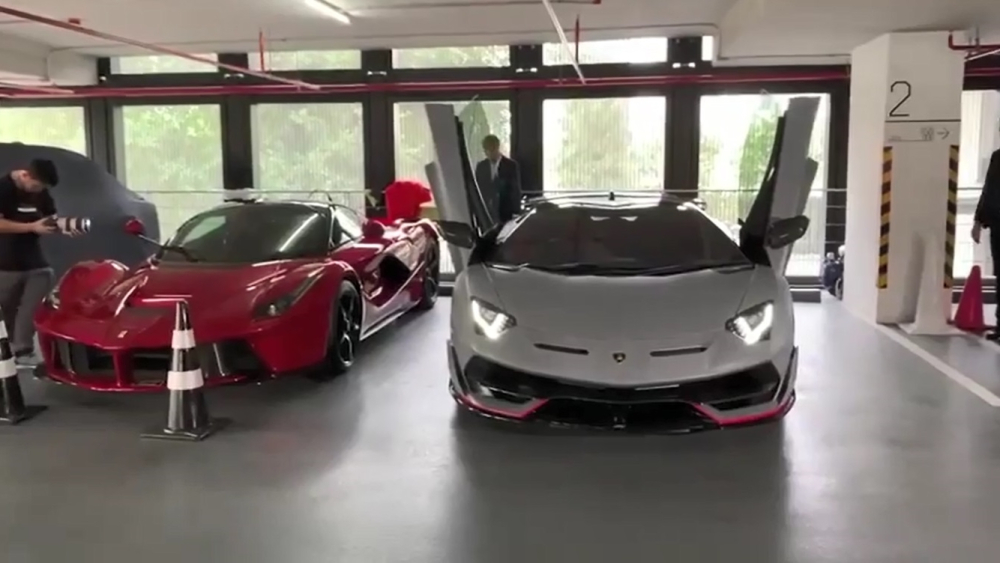 Ferrari LaFerrari cùng Lamborghini Aventador SVJ mui trần của đại gia Campuchia sinh sống ở Thái Lan Ferrari LaFerrari cùng Lamborghini Aventador SVJ mui trần của đại gia Campuchia sinh sống ở Thái Lan