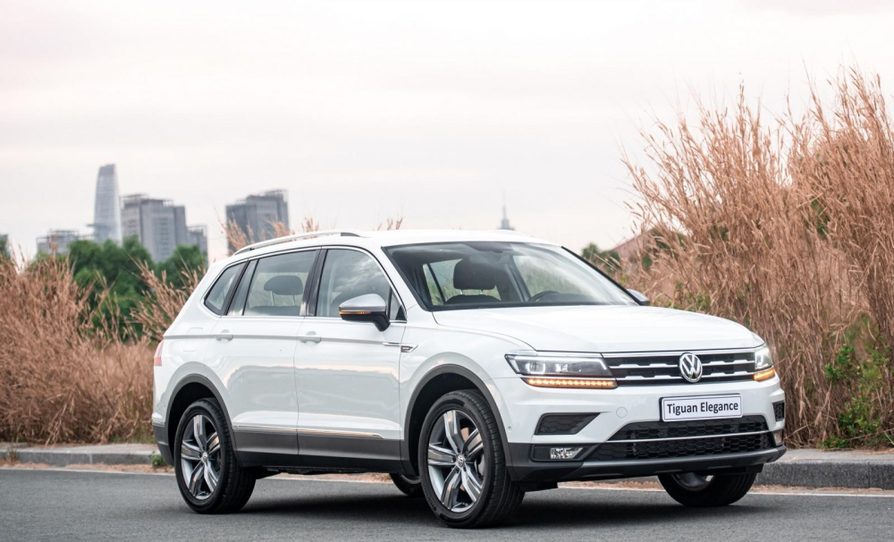 Volkswagen Tiguan Elegance được tặng kèm gói phụ kiện 100 triệu đồng trong tháng 3/2021. Volkswagen Tiguan Elegance được tặng kèm gói phụ kiện 100 triệu đồng trong tháng 3/2021.