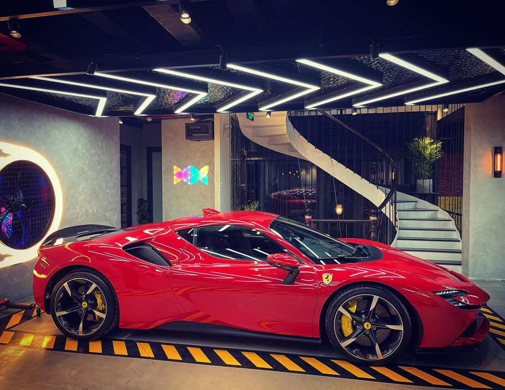 Ferrari SF90 Stradale của doanh nhân quận Gò Vấp đã được mang đi đăng ký khí thải để chuẩn bị ra biển Ferrari SF90 Stradale của doanh nhân quận Gò Vấp đã được mang đi đăng ký khí thải để chuẩn bị ra biển