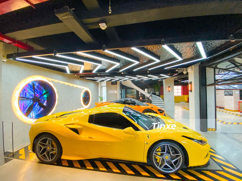 F8 Spider là 1 trong 2 chiếc Ferrari đang có mặt trong garage của doanh nhân này F8 Spider là 1 trong 2 chiếc Ferrari đang có mặt trong garage của doanh nhân này
