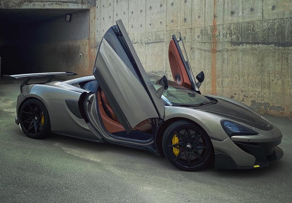 Tống Đông Khuê còn mới mua siêu xe McLaren 570S Tống Đông Khuê còn mới mua siêu xe McLaren 570S