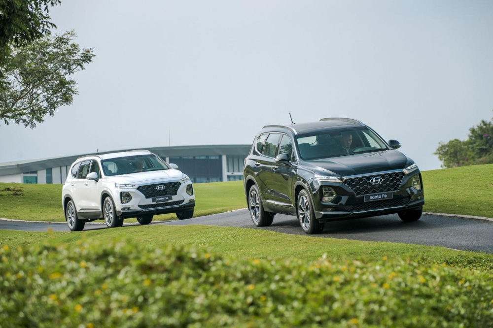 Hyundai Santa Fe dù được đại lý tung ưu đãi lớn trong tháng 2/2021 nhưng vẫn không chống lại được xu thế sụt giảm chung của toàn thị trường. Hyundai Santa Fe dù được đại lý tung ưu đãi lớn trong tháng 2/2021 nhưng vẫn không chống lại được xu thế sụt giảm chung của toàn thị trường.
