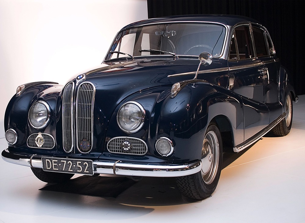 Mẫu xe sang BMW 501 ra đời năm 1952 Mẫu xe sang BMW 501 ra đời năm 1952