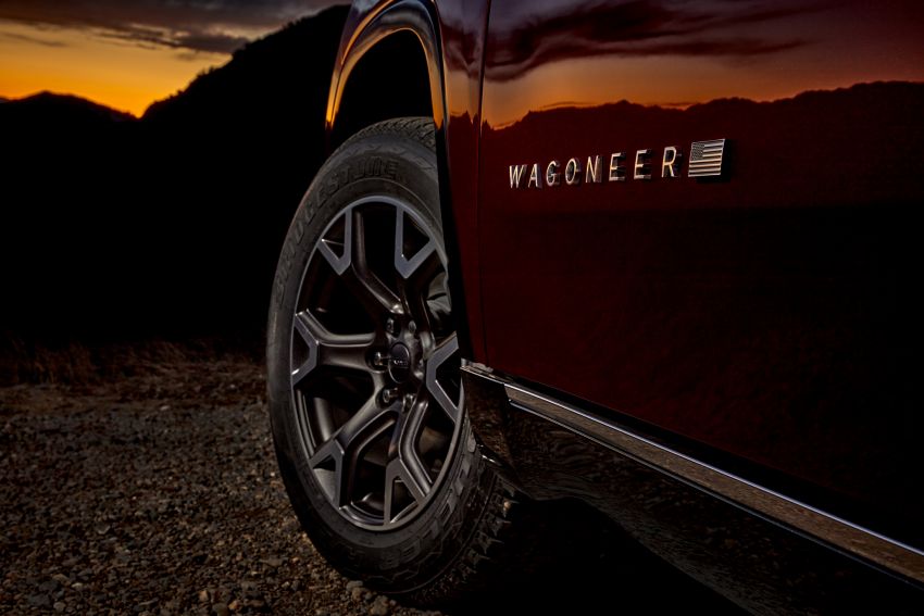 Tem chữ nổi bên sườn là dấu hiệu nhận biết của Jeep Grand Wagoneer và Wagoneer 2022 Tem chữ nổi bên sườn là dấu hiệu nhận biết của Jeep Grand Wagoneer và Wagoneer 2022