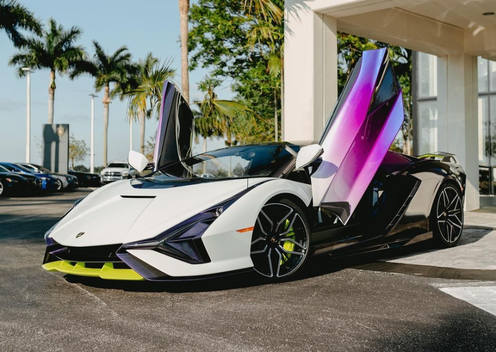 Lamborghini Sian bản giới hạn 63 chiếc tiếp tục đến Mỹ với màu sơn không  thể độc hơn