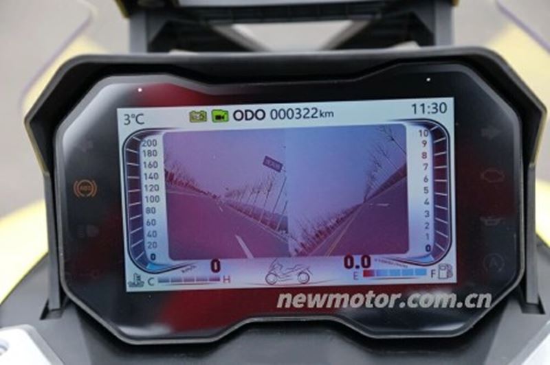 Dayang Vorei ADV 350 trang bị màn hình màu TFT cùng camera hành trình Dayang Vorei ADV 350 trang bị màn hình màu TFT cùng camera hành trình