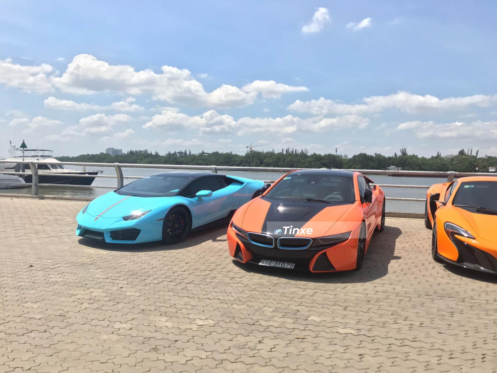 Lamborghini Huracan LP580-2 cùng BMW i8 Lamborghini Huracan LP580-2 cùng BMW i8