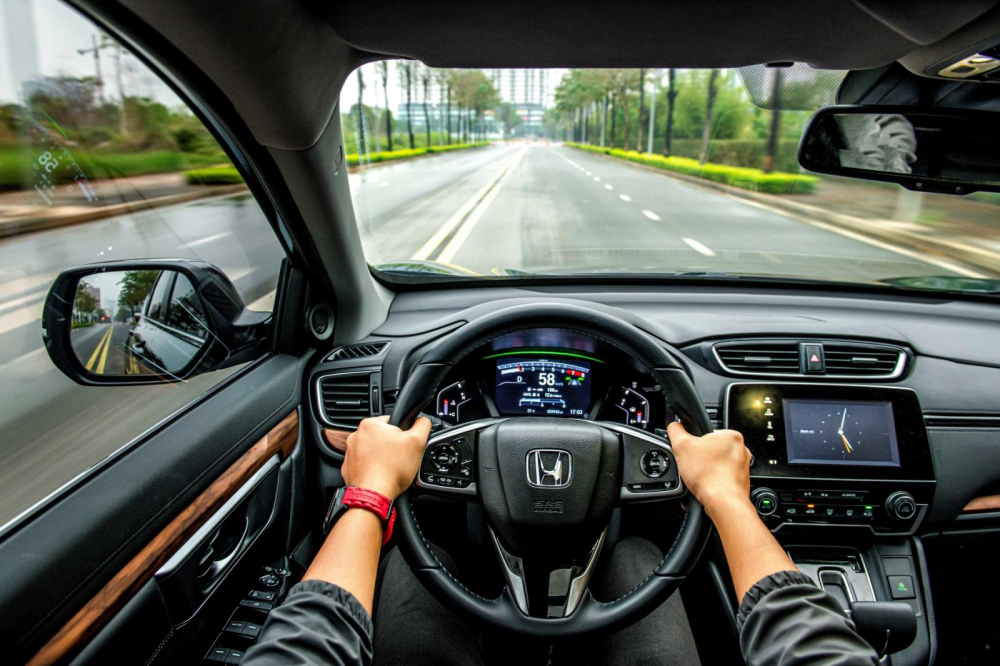 Những màn bứt tốc vượt xe trên cao tốc cùng Honda CR-V 2020 để lại ấn tượng sâu với anh Thịnh. Những màn bứt tốc vượt xe trên cao tốc cùng Honda CR-V 2020 để lại ấn tượng sâu với anh Thịnh.
