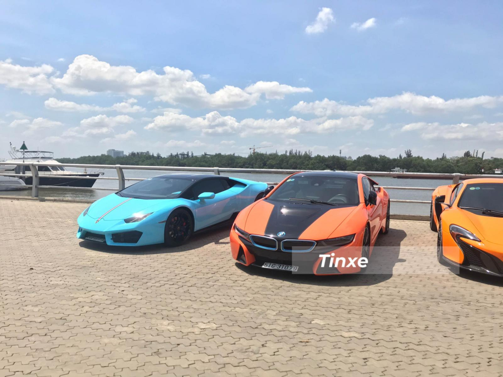 BMW i8 mang tông màu cam đất nổi bật của chủ siêu xe Lamborghini Huracan  cầu sau độc nhất Sài thành