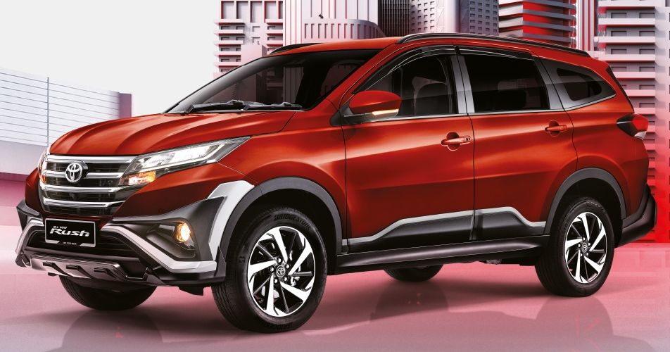 Toyota Rush có thêm màu đỏ rực rỡ, giá không đổi