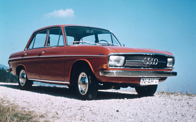 Mẫu xe F103 là thế hệ đầu cho xe Audi. Mẫu xe F103 là thế hệ đầu cho xe Audi.