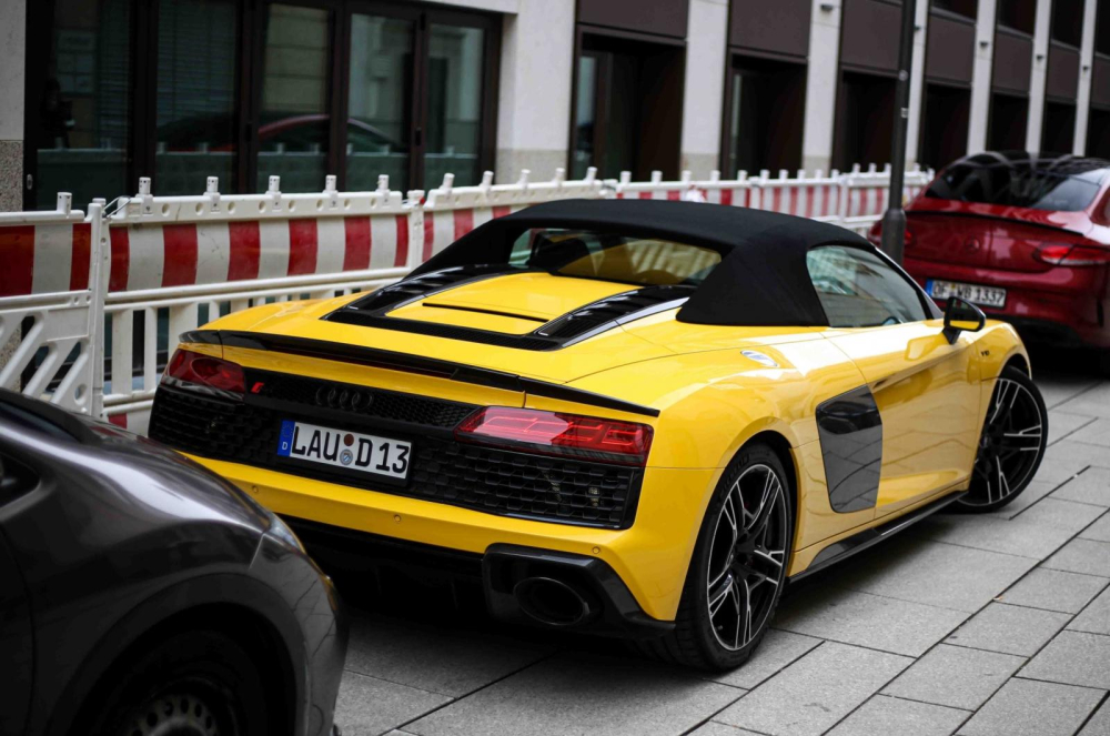 Siêu xe Audi R8 V10 Spyder 2021 sở hữu mui xếp mềm Siêu xe Audi R8 V10 Spyder 2021 sở hữu mui xếp mềm
