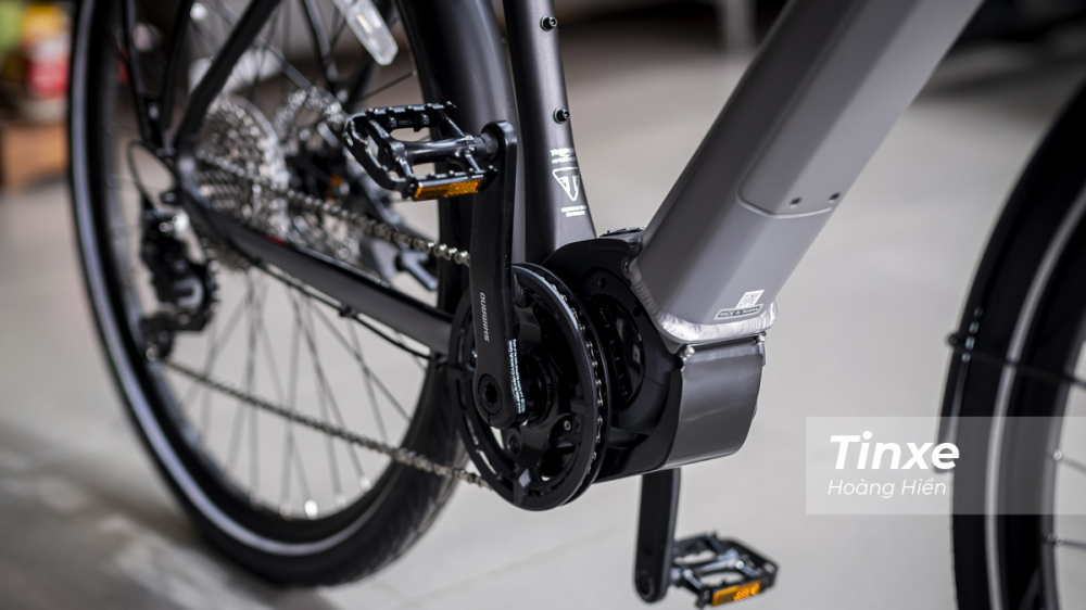 Triumph Trekker GT vẫn trang bị hệ chuyền động dạng nhông xích từ pê-đan đến lốp sau.