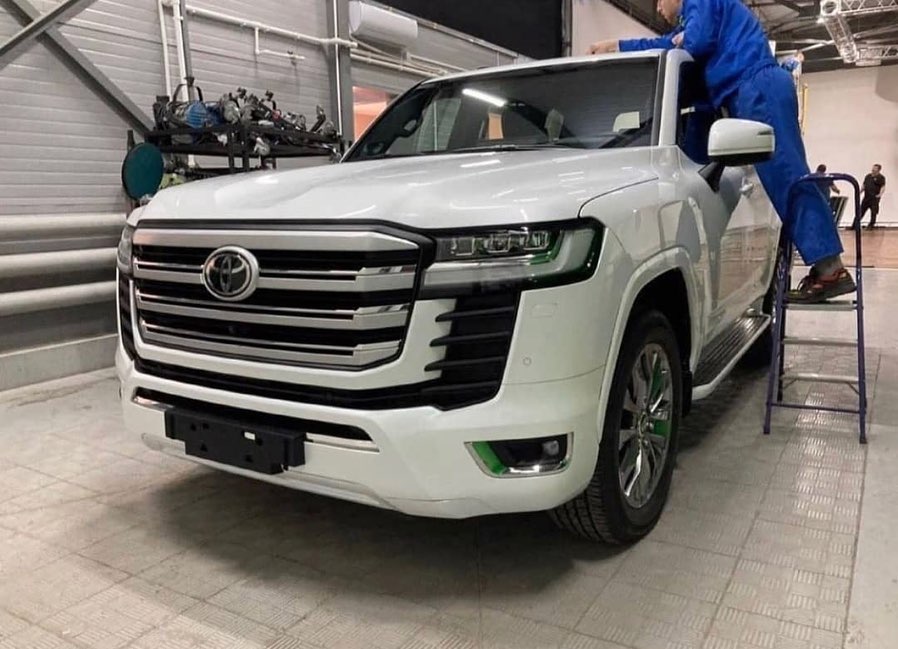 Cận cảnh thiết kế đầu xe của Toyota Land Cruiser 2022 Cận cảnh thiết kế đầu xe của Toyota Land Cruiser 2022