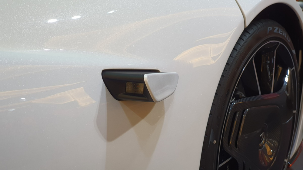 Gương chiếu hậu bằng camera của McLaren Speedtail Gương chiếu hậu bằng camera của McLaren Speedtail