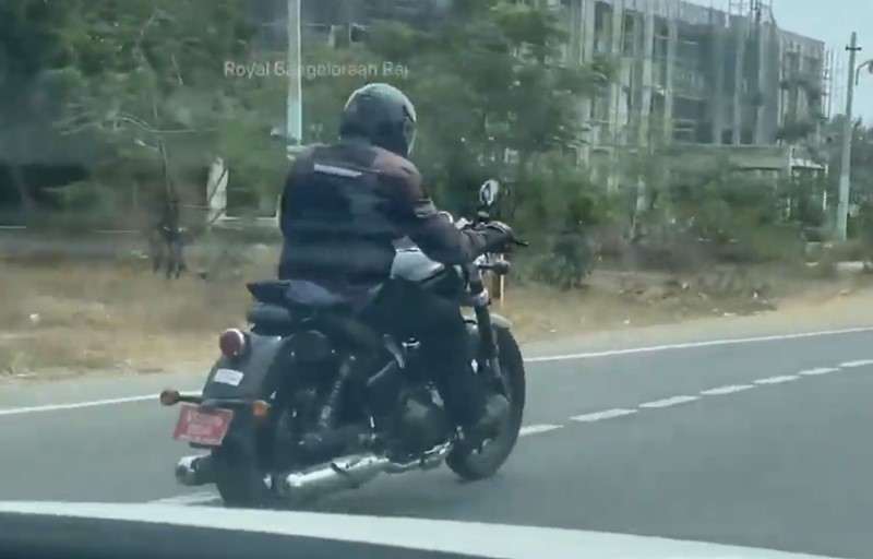 Mẫu Cruiser sử dụng động cơ 650 Twins được hé lộ cách đây ít lâu Mẫu Cruiser sử dụng động cơ 650 Twins được hé lộ cách đây ít lâu