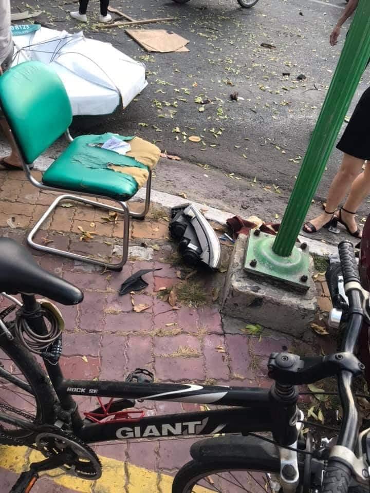 Vụ tai nạn gây thiệt hại khá nhiều đồ dùng của người dân Vụ tai nạn gây thiệt hại khá nhiều đồ dùng của người dân