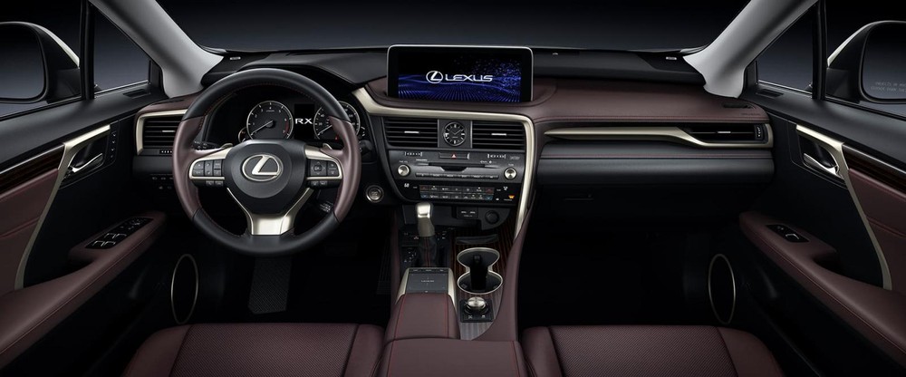 Nội thất sang trọng bên trong xe Lexus RX 350. Nội thất sang trọng bên trong xe Lexus RX 350.