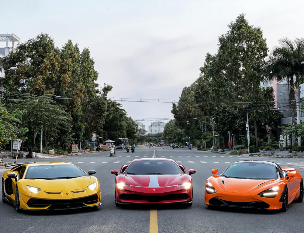 Bộ 3 siêu xe vừa hiếm, vừa nhanh, vừa đắt tụ hội trong 1 bức ảnh, Ferrari SF90 Stradale là điểm nhấn Bộ 3 siêu xe vừa hiếm, vừa nhanh, vừa đắt tụ hội trong 1 bức ảnh, Ferrari SF90 Stradale là điểm nhấn