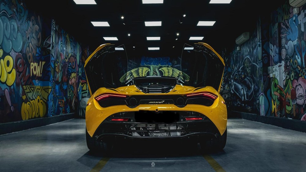 Siêu xe mui trần McLaren 720S Spider tung cánh Siêu xe mui trần McLaren 720S Spider tung cánh