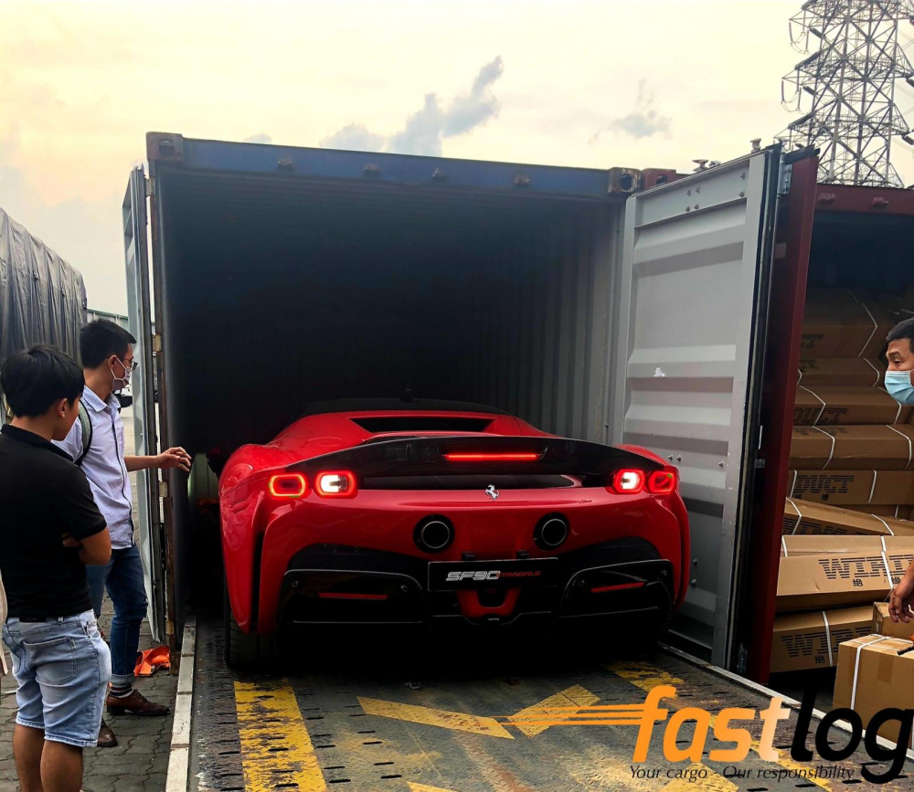 Khui công siêu xe Ferrari SF90 Stradale thứ 3 về Việt Nam