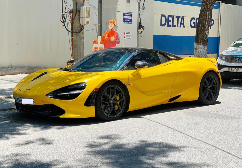 Chiếc xe ra đầu số 43 của thành phố Đà Nẵng, đây là chiếc McLaren 720S Spider màu àng óng duy nhất Việt Nam Chiếc xe ra đầu số 43 của thành phố Đà Nẵng, đây là chiếc McLaren 720S Spider màu àng óng duy nhất Việt Nam