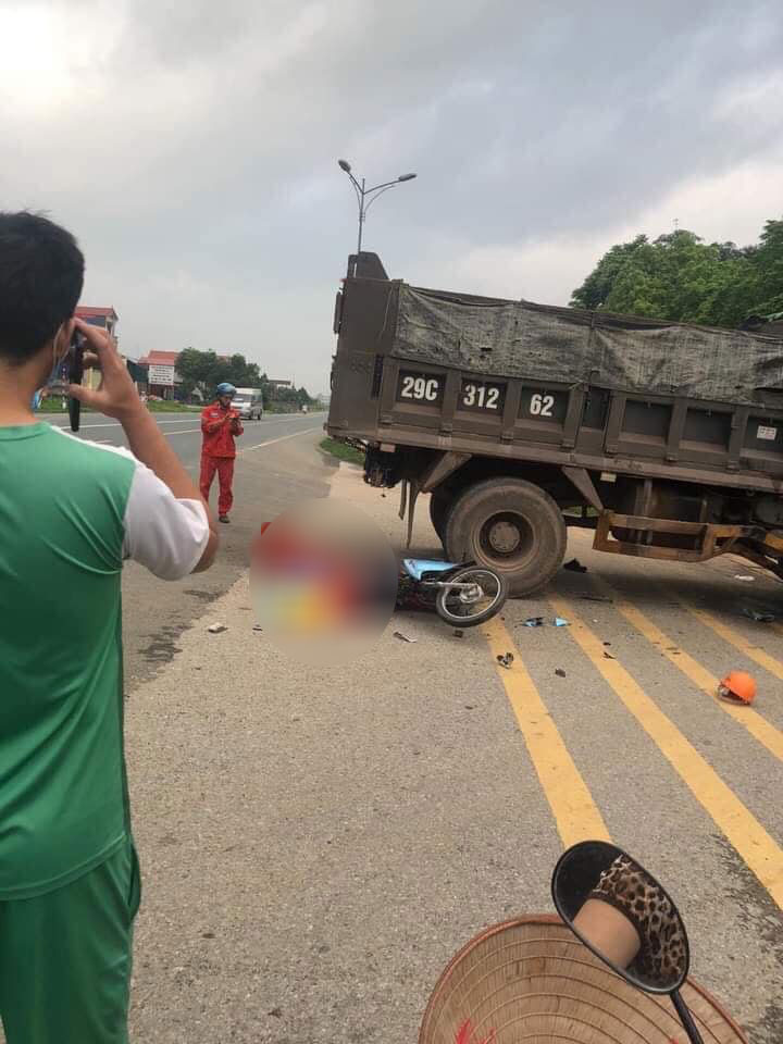 1 người tử vong tại chỗ trong vụ tai nạn này 1 người tử vong tại chỗ trong vụ tai nạn này