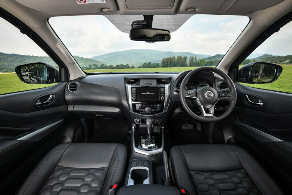 Nội thất của Nissan Navara 2021 tại Thái Lan. Nội thất của Nissan Navara 2021 tại Thái Lan.