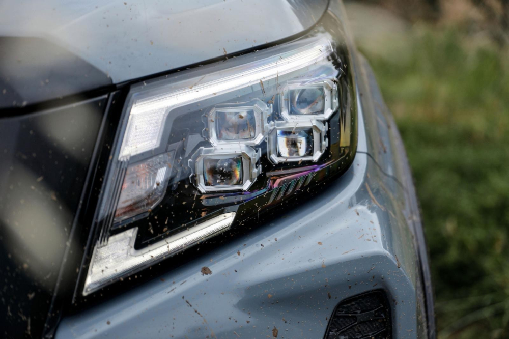 Hệ thống đèn Quad-LED trên Nissan Navara 2021 khá bắt mắt. Hệ thống đèn Quad-LED trên Nissan Navara 2021 khá bắt mắt.