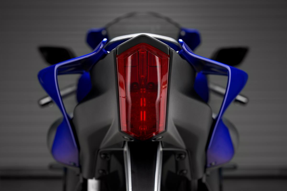 Đuôi xe đậm chất Sport bike của Yamaha R7 2021 Đuôi xe đậm chất Sport bike của Yamaha R7 2021