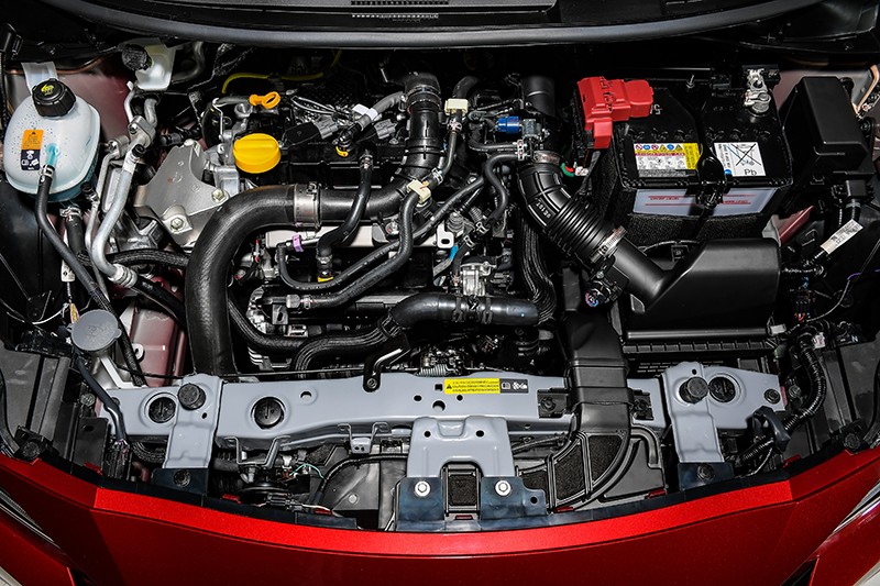 Theo lời nhận cọc của giới tư vấn bán hàng hồi cuối năm ngoài, Nissan Almera bán ra tại Việt Nam sẽ được trang bị động cơ mới. Theo lời nhận cọc của giới tư vấn bán hàng hồi cuối năm ngoài, Nissan Almera bán ra tại Việt Nam sẽ được trang bị động cơ mới.