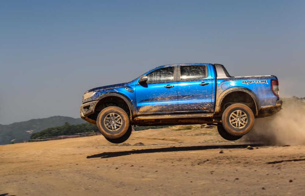 Ford Ranger Raptor màu xanh. Ford Ranger Raptor màu xanh.