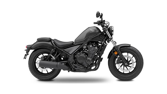 Khối động cơ lớn hơn nên phần thân xe Honda Rebel 500 có phần liền mạch và kín kẽ Khối động cơ lớn hơn nên phần thân xe Honda Rebel 500 có phần liền mạch và kín kẽ