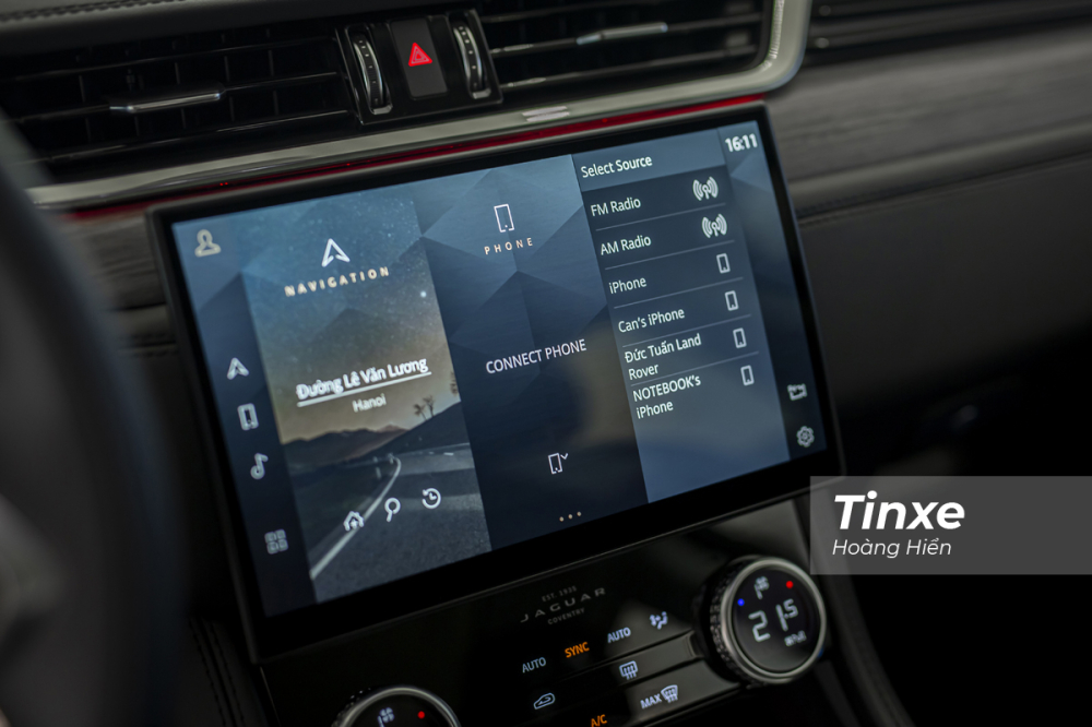Màn hình giải trí PIVI PRO kích thước lớn với kết nối đa phương tiện.