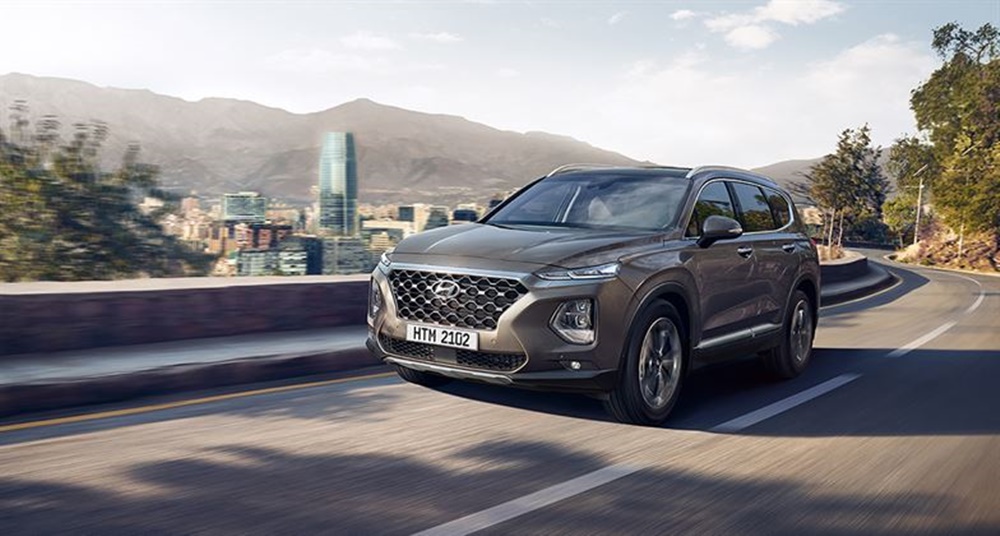 Hyundai Santa Fe 2021 sở hữu phong cách thiết kế mới, hiện đại và mạnh mẽ hơn. Hyundai Santa Fe 2021 sở hữu phong cách thiết kế mới, hiện đại và mạnh mẽ hơn.