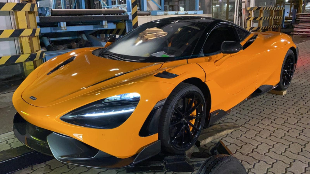 Hiện siêu xe McLaren 765LT này đã về đến cảng của một đất nước châu Á để chuẩn bị lên container về Việt Nam Hiện siêu xe McLaren 765LT này đã về đến cảng của một đất nước châu Á để chuẩn bị lên container về Việt Nam