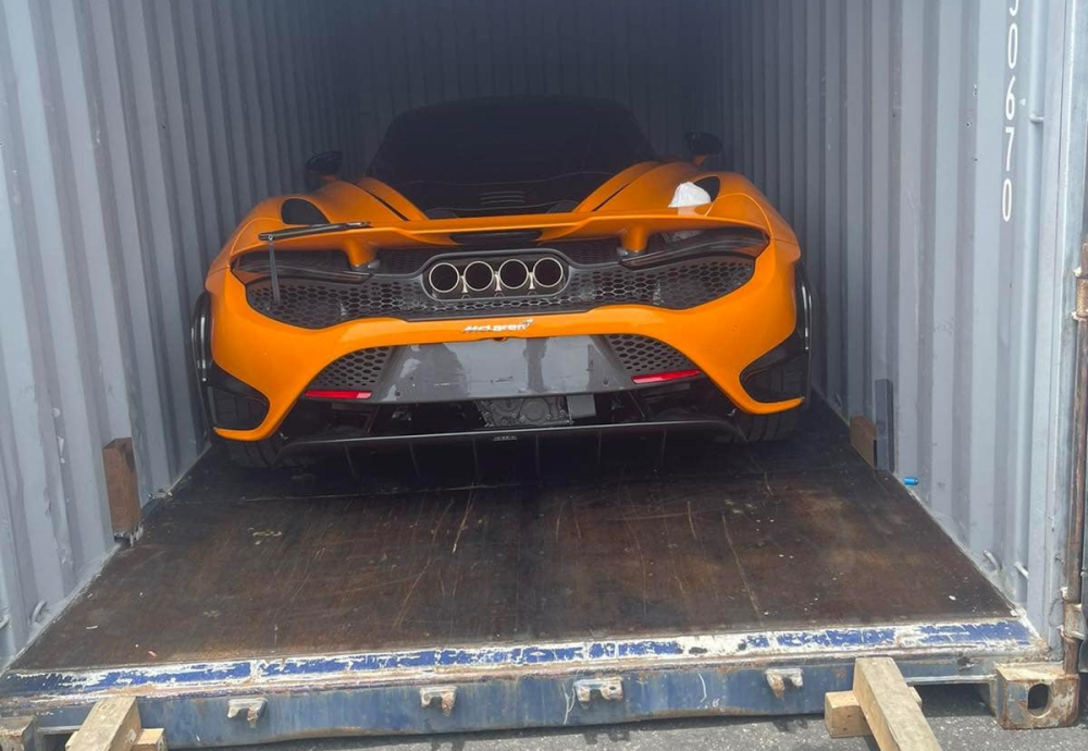 McLaren 765LT thứ 4 đã về đến Việt Nam, tốc độ McLaren 765LT thứ 4 đã về đến Việt Nam, tốc độ ship hàng nhanh như siêu xe này tăng tốc