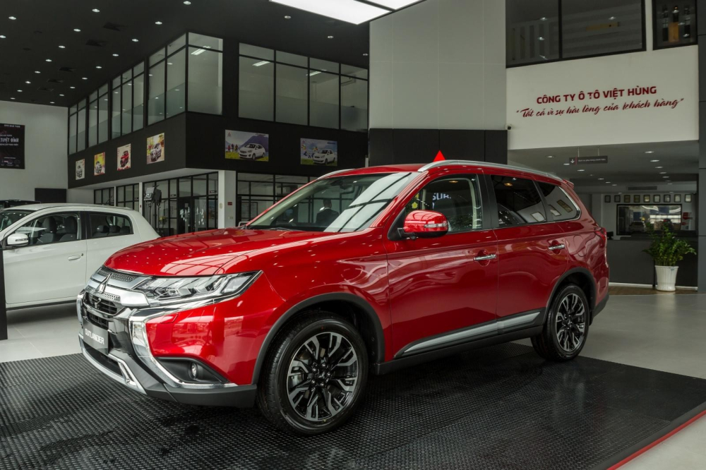 Mitsubishi Outlander. Mitsubishi Outlander.