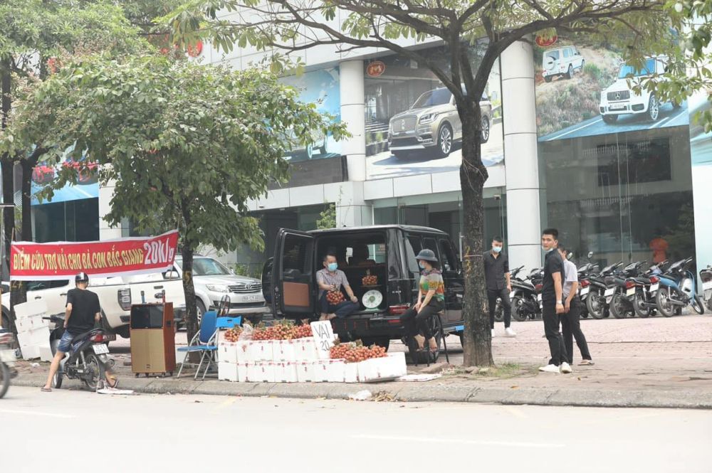Địa điểm hỗ trợ bán vải thiều Bắc Giang của showroom siêu xe có tiếng tại Hà Nội Địa điểm hỗ trợ bán vải thiều Bắc Giang của showroom siêu xe có tiếng tại Hà Nội