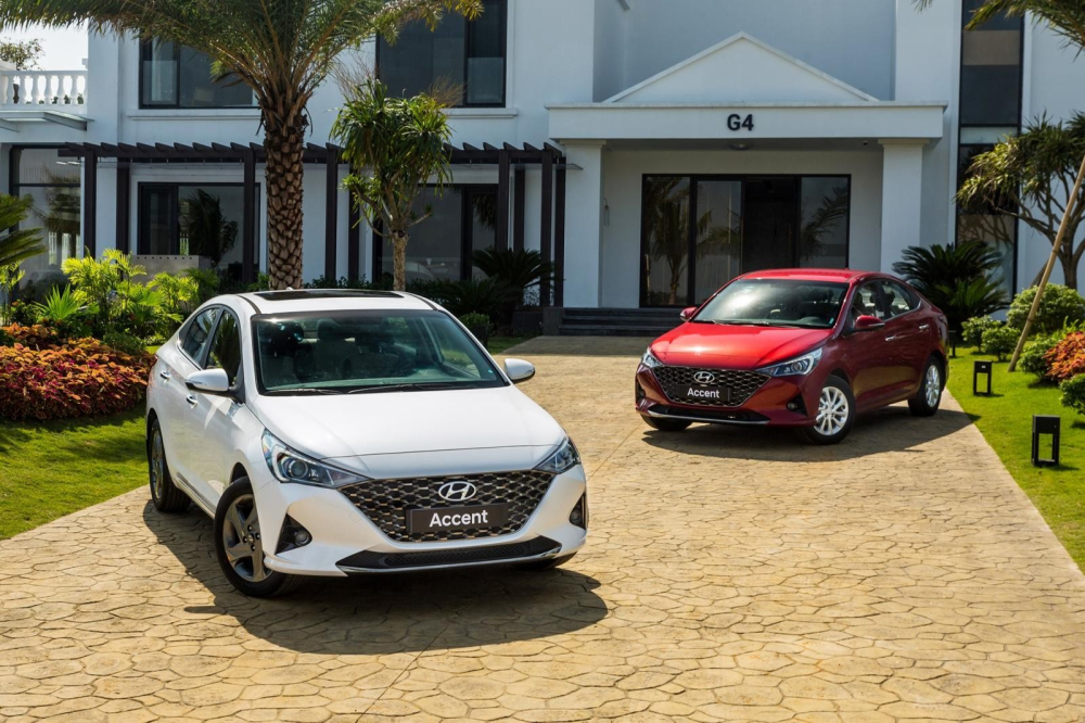 Nhìn vào khoản đầu tư ban đầu, Hyundai Accent 1.4 AT Đặc biệt có giá bán dễ tiếp cận hơn Toyota Vios G hay Honda City L. Nhìn vào khoản đầu tư ban đầu, Hyundai Accent 1.4 AT Đặc biệt có giá bán dễ tiếp cận hơn Toyota Vios G hay Honda City L.