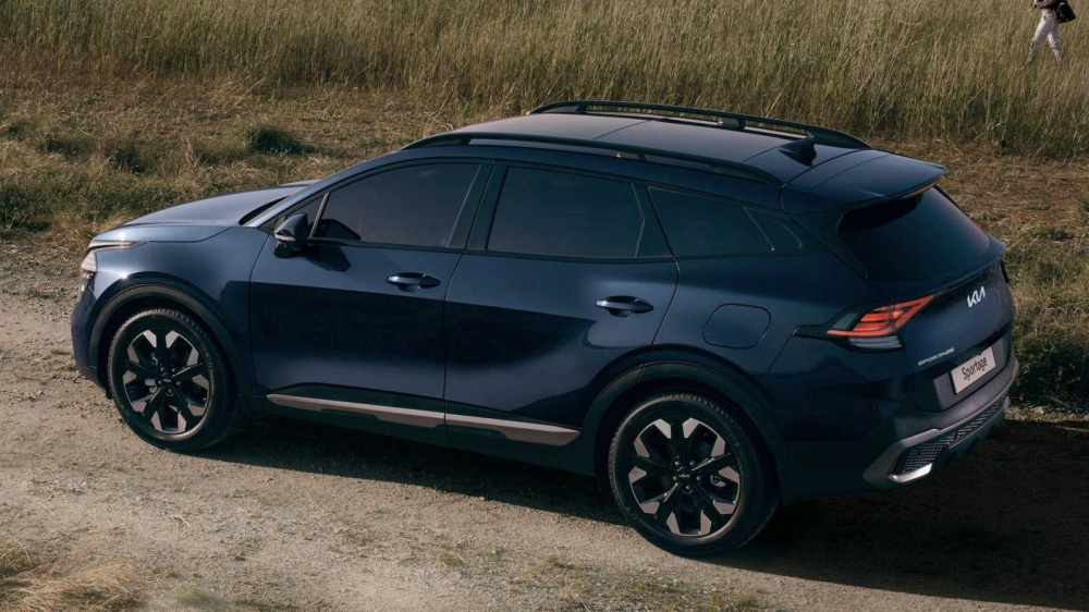 Thiết kế bên sườn và phía sau của Kia Sportage 2022 bản thường Thiết kế bên sườn và phía sau của Kia Sportage 2022 bản thường