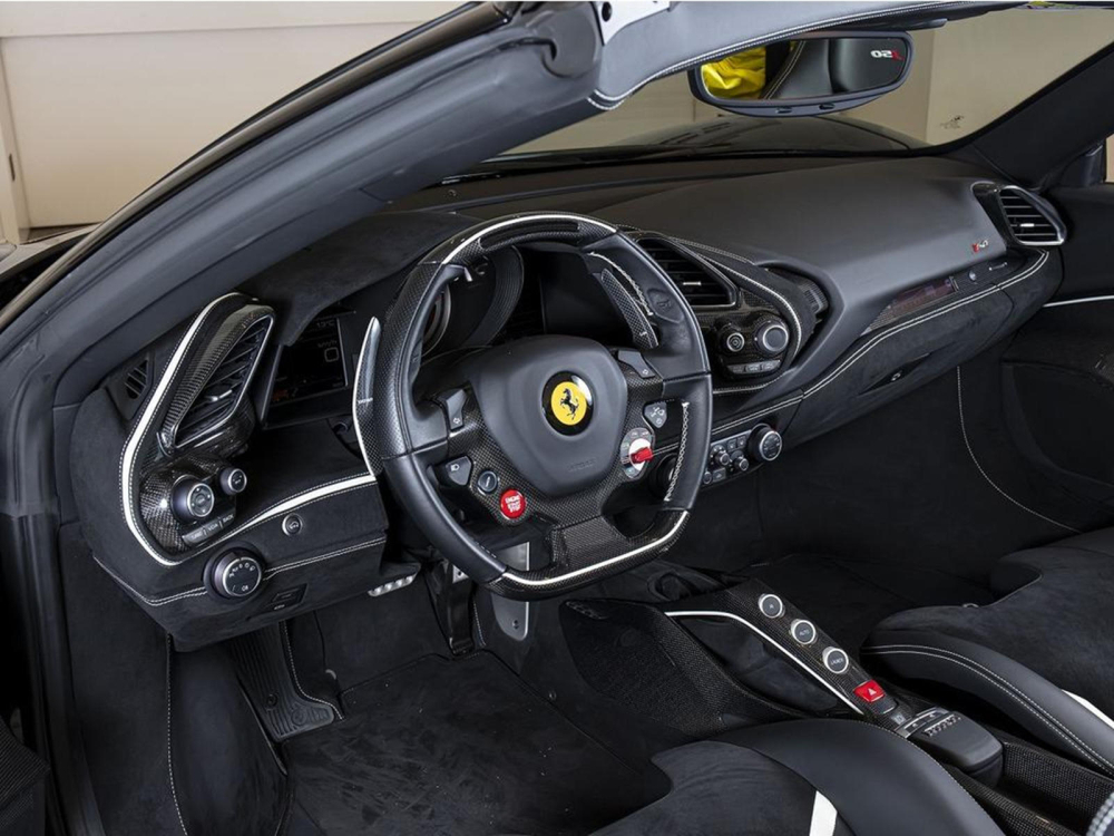 Nội thất của Ferrari J50 Nội thất của Ferrari J50