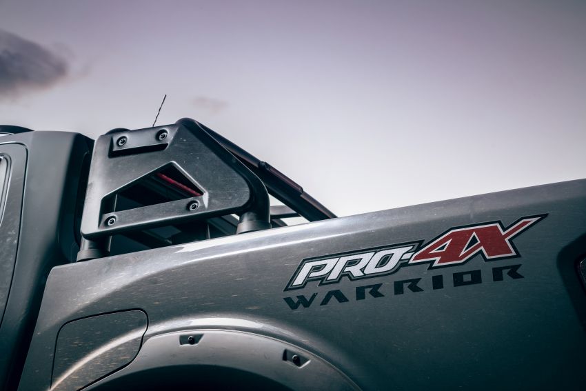 Giá bán của Nissan Navara Pro-4X Warrior 2021 chưa được công bố